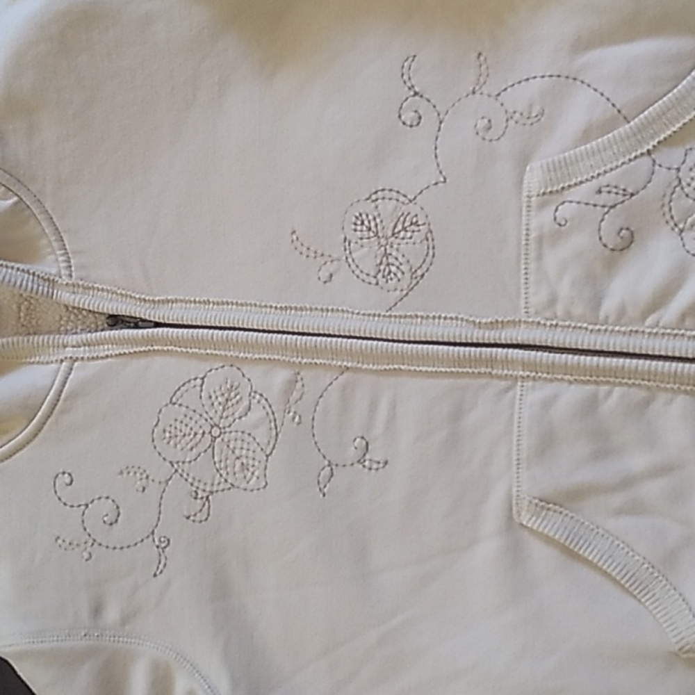 Women's Eddie BAUER cream colored floral applique zip up jacket size L